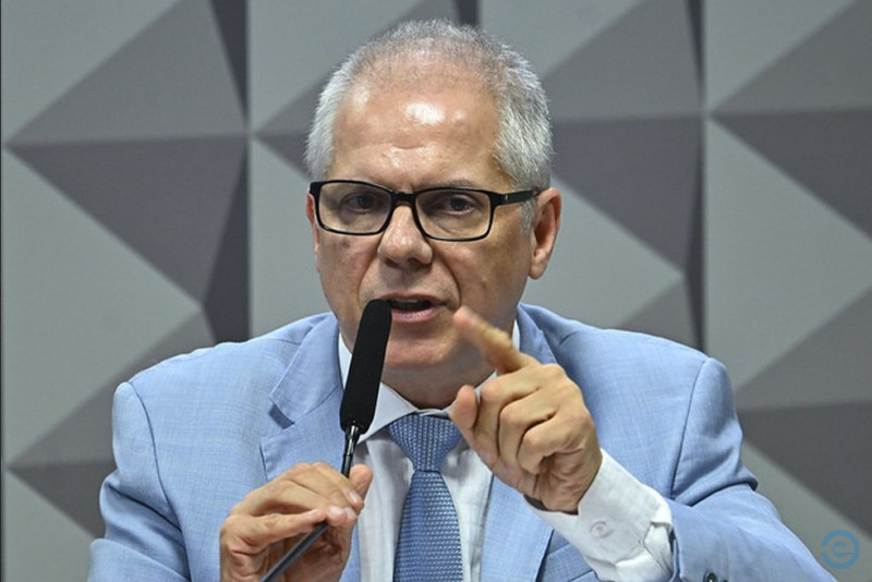 Ex-presidente do INSS é preso pela PF em operação contra descontos ilegais em aposentadorias