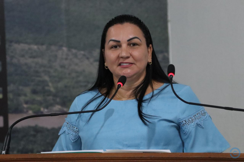 Protocolado na Câmara de Coxim pedido de cassação da vereadora Lourdes